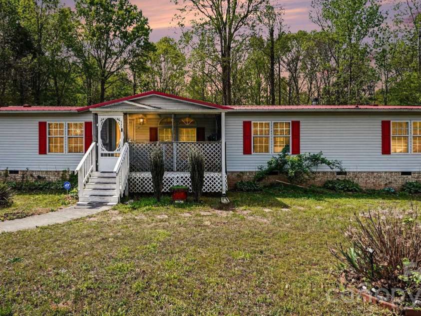 365 Brushy Drive, Lexington, NC 27295.  MLS# CAR4367745, YatesRealty ID 23976. 