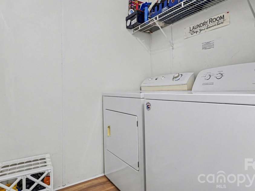 365 Brushy Drive, Lexington, NC 27295.  MLS# CAR4367745, YatesRealty ID 23976. LAUNDRY RM