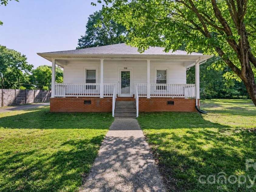 110 Globe Street, Mount Holly, NC 28120.  MLS# CAR4384088, YatesRealty ID 23977. 