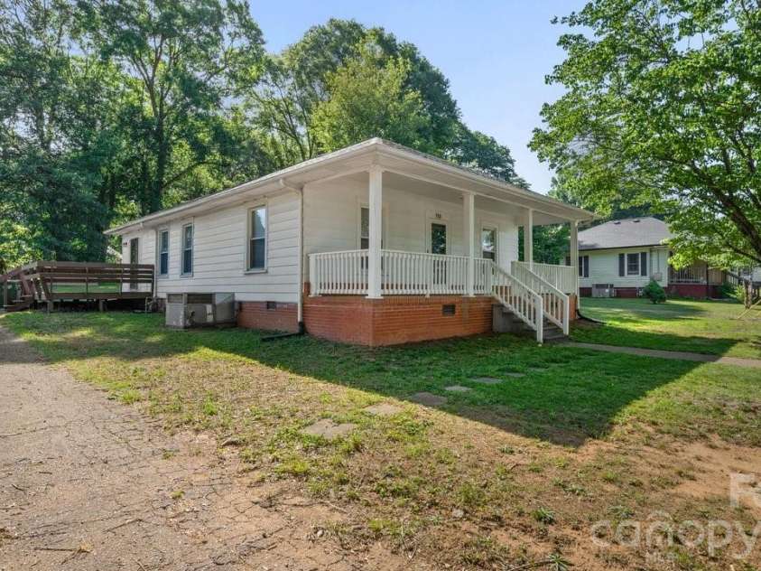 110 Globe Street, Mount Holly, NC 28120.  MLS# CAR4384088, YatesRealty ID 23977. 