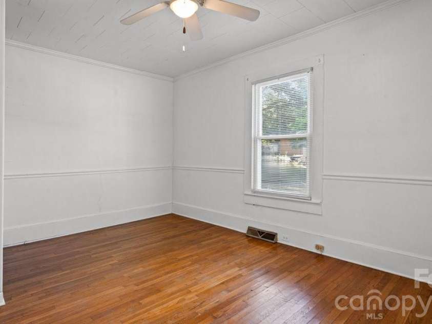 110 Globe Street, Mount Holly, NC 28120.  MLS# CAR4384088, YatesRealty ID 23977. 
