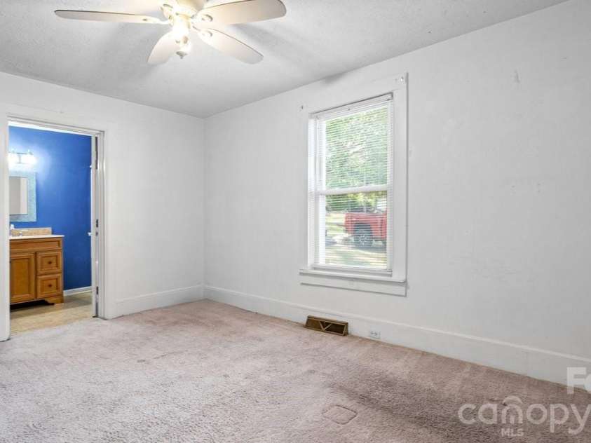 110 Globe Street, Mount Holly, NC 28120.  MLS# CAR4384088, YatesRealty ID 23977. 