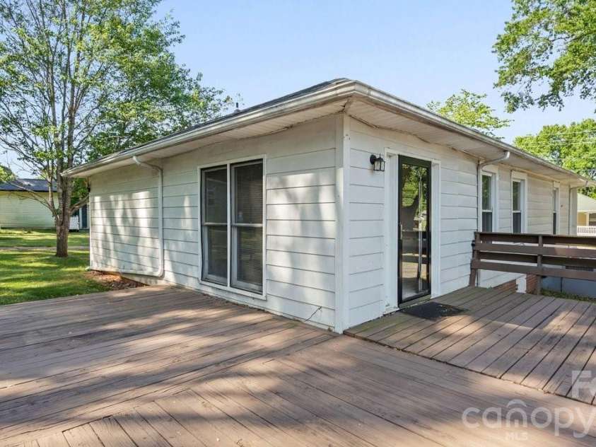 110 Globe Street, Mount Holly, NC 28120.  MLS# CAR4384088, YatesRealty ID 23977. 