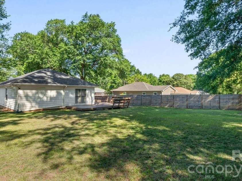 110 Globe Street, Mount Holly, NC 28120.  MLS# CAR4384088, YatesRealty ID 23977. 