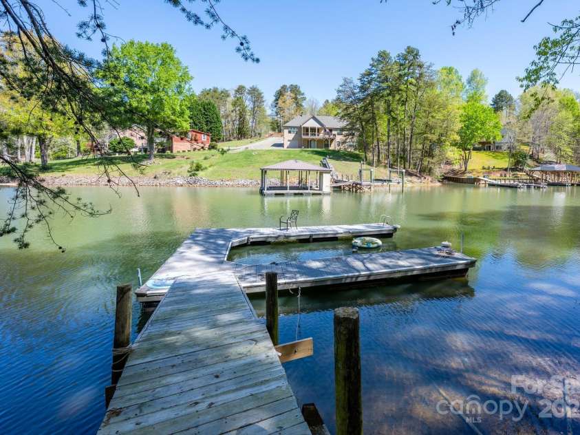 179 Abington Lane, Troutman, NC 28166.  MLS# CAR4244588, YatesRealty ID 23977. 