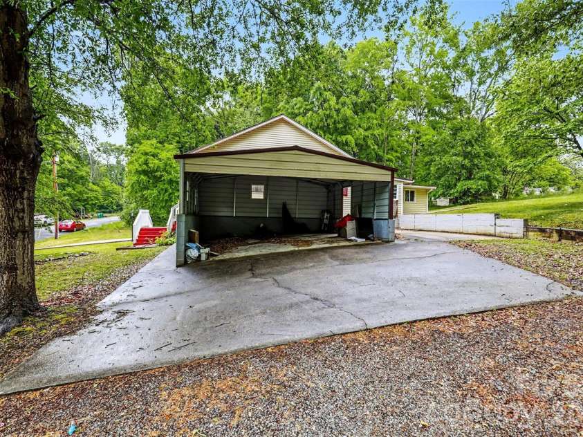 251 Rankin Road, Belmont, NC 28101.  MLS# CAR4373548, YatesRealty ID 23978. 