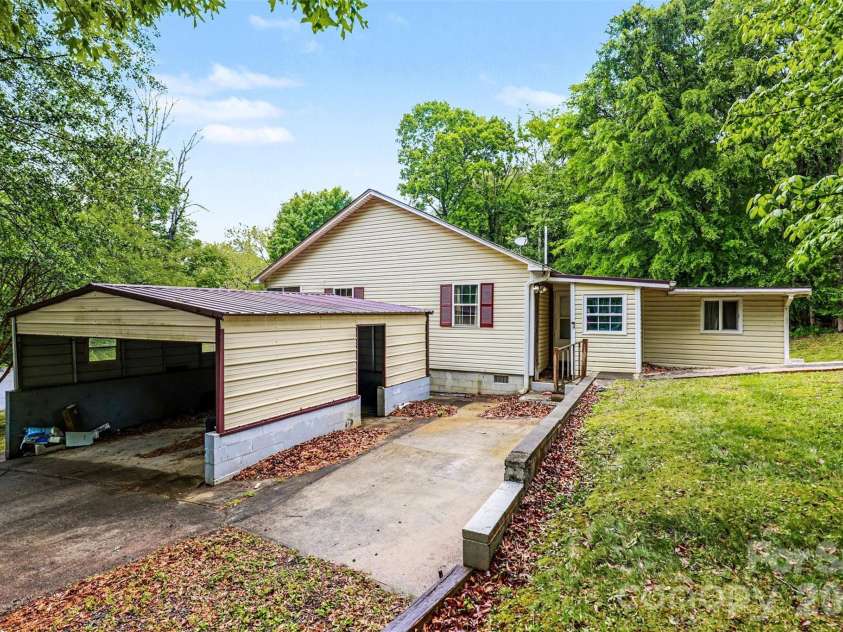 251 Rankin Road, Belmont, NC 28101.  MLS# CAR4373548, YatesRealty ID 23978. 