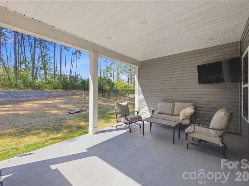 7612 Tanglewood Way, Denver, NC 28037.  MLS# CAR4375129, YatesRealty ID 23979. 