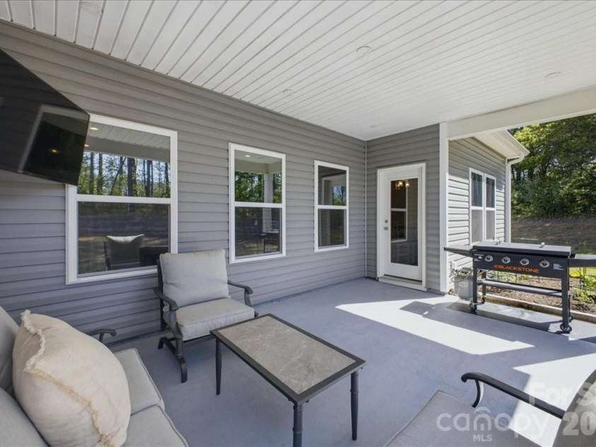7612 Tanglewood Way, Denver, NC 28037.  MLS# CAR4375129, YatesRealty ID 23979. 