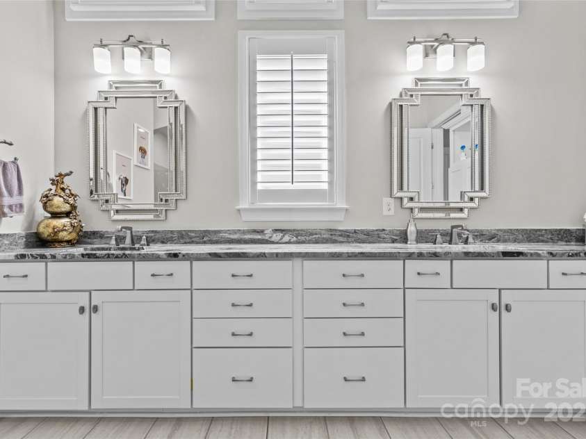 9750 Briarwick Lane, Charlotte, NC 28277.  MLS# CAR4258186, YatesRealty ID 23979. 