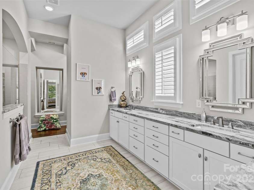 9750 Briarwick Lane, Charlotte, NC 28277.  MLS# CAR4258186, YatesRealty ID 23979. 