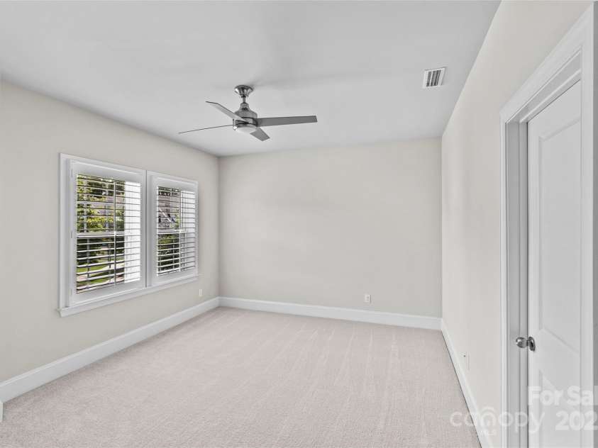 9750 Briarwick Lane, Charlotte, NC 28277.  MLS# CAR4258186, YatesRealty ID 23979. 