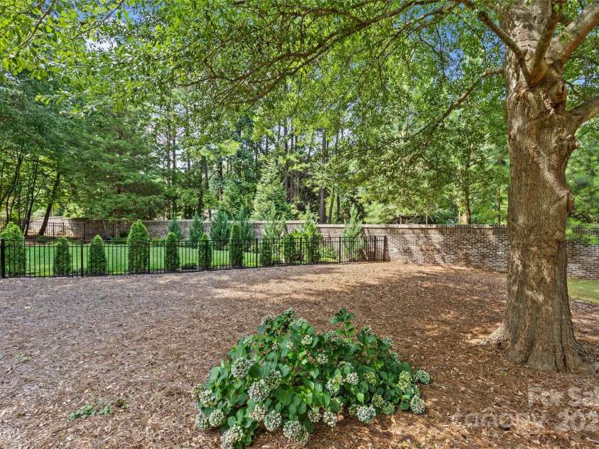 9750 Briarwick Lane, Charlotte, NC 28277.  MLS# CAR4258186, YatesRealty ID 23979. 
