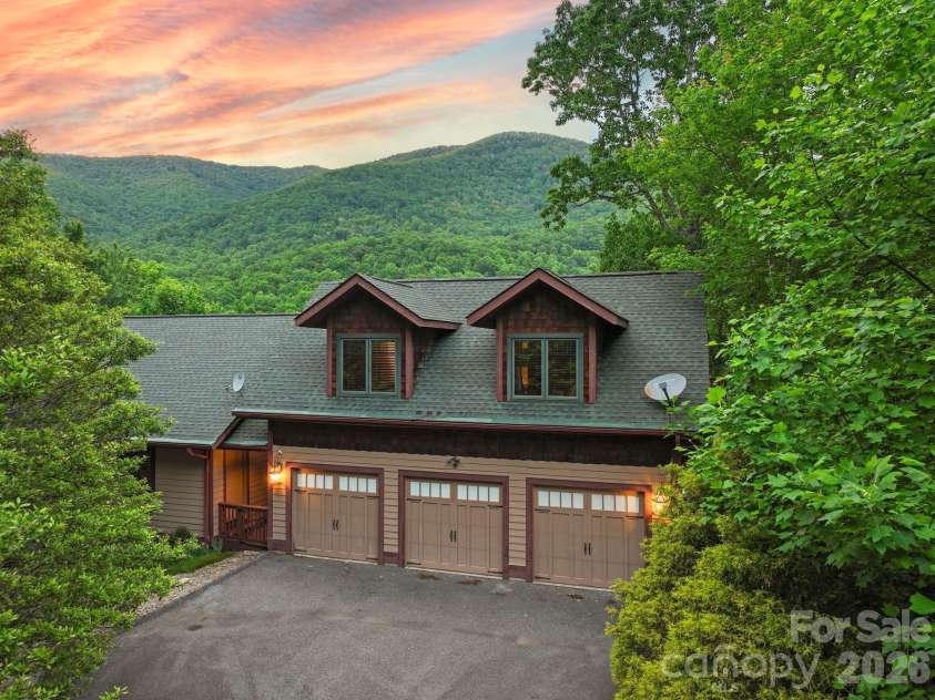 39 Great Aspen Way, Black Mountain, NC 28711.  MLS# CAR4329726, YatesRealty ID 2398. 