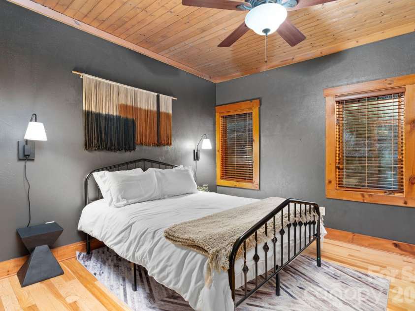 39 Great Aspen Way, Black Mountain, NC 28711.  MLS# CAR4329726, YatesRealty ID 2398. 