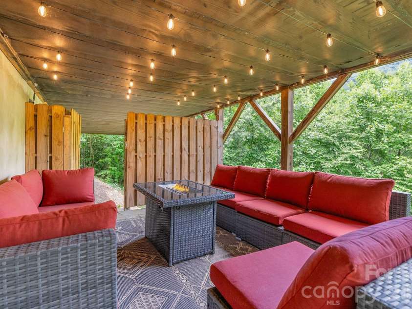 39 Great Aspen Way, Black Mountain, NC 28711.  MLS# CAR4329726, YatesRealty ID 2398. 