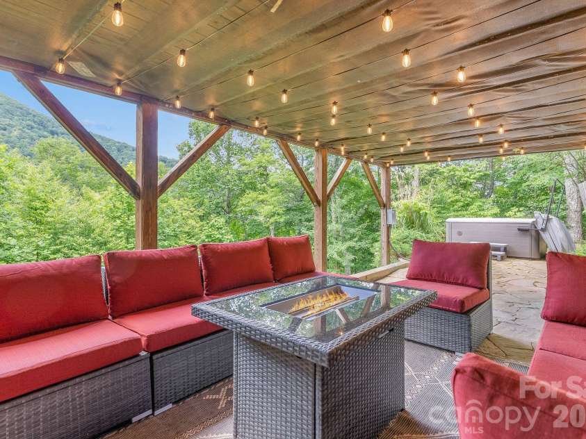 39 Great Aspen Way, Black Mountain, NC 28711.  MLS# CAR4329726, YatesRealty ID 2398. 