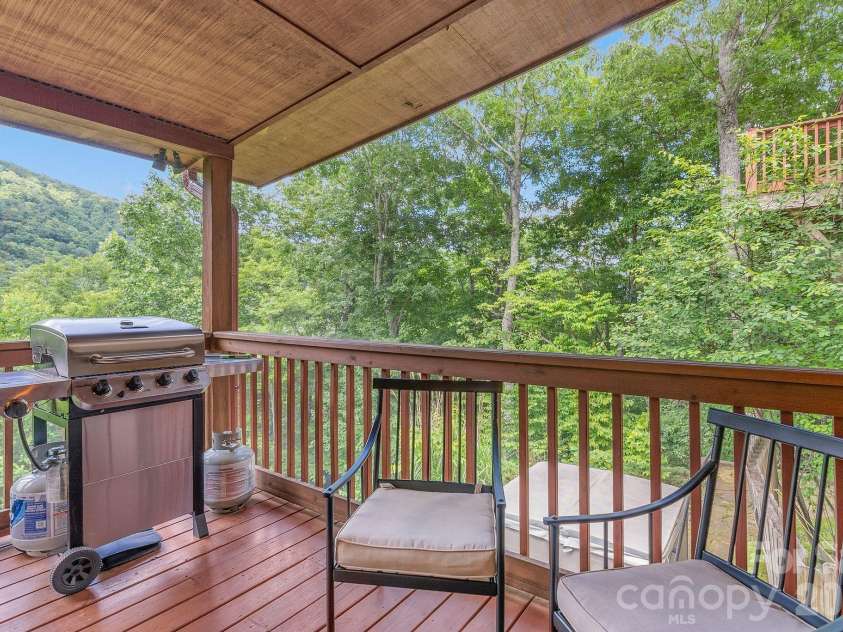 39 Great Aspen Way, Black Mountain, NC 28711.  MLS# CAR4329726, YatesRealty ID 2398. 