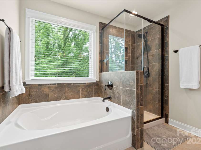 1830 Alden Oaks Lane, Charlotte, NC 28270.  MLS# CAR4269681, YatesRealty ID 23980. 