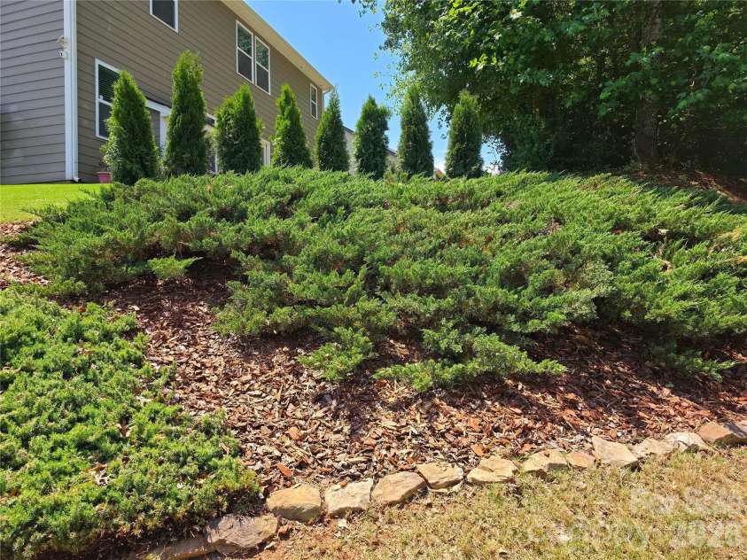 570 Sandbar Point, Clover, SC 29710.  MLS# CAR4361504, YatesRealty ID 23980. 