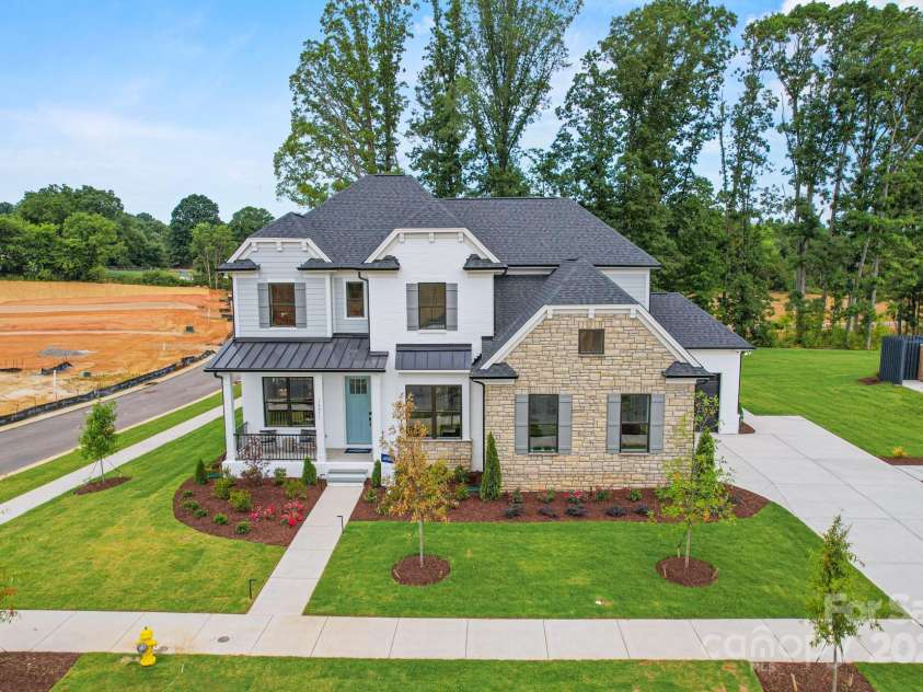 14011 Camden Close Circle, Huntersville, NC 28078.  MLS# CAR4271139, YatesRealty ID 23982. Spacious, fully landscaped corner home site