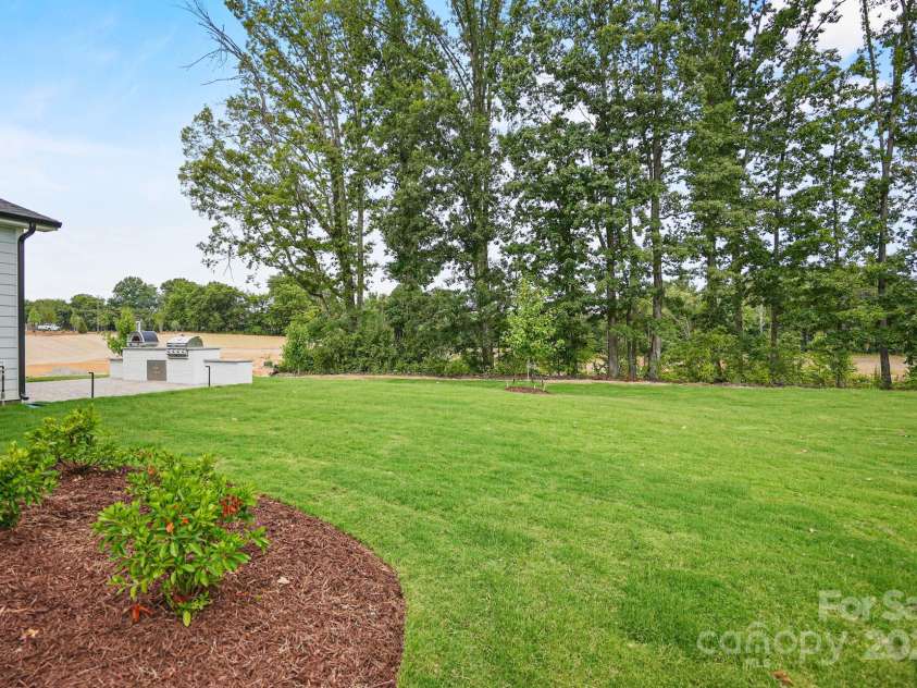 14011 Camden Close Circle, Huntersville, NC 28078.  MLS# CAR4271139, YatesRealty ID 23982. Spacious rear yard