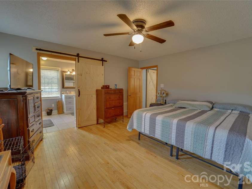 335 Icenhower Road, Leicester, NC 28748.  MLS# CAR4361299, YatesRealty ID 23982. 