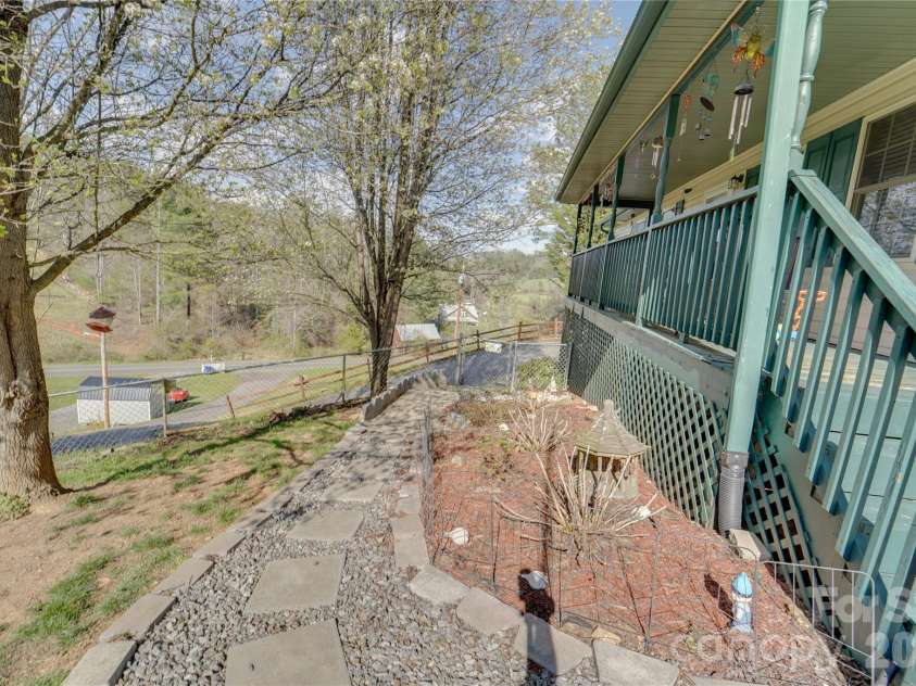 335 Icenhower Road, Leicester, NC 28748.  MLS# CAR4361299, YatesRealty ID 23982. 