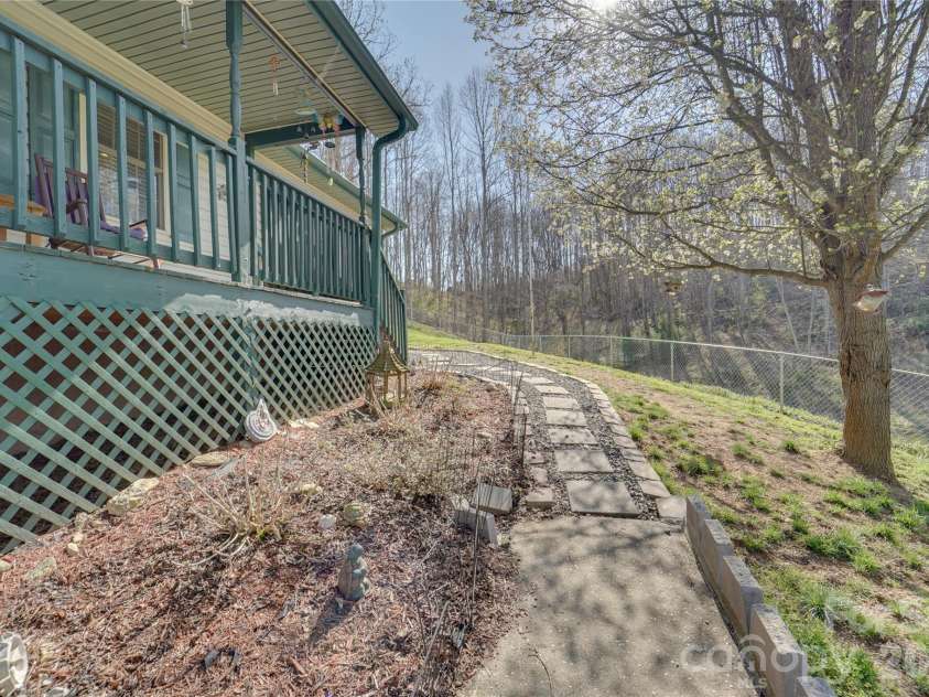335 Icenhower Road, Leicester, NC 28748.  MLS# CAR4361299, YatesRealty ID 23982. 