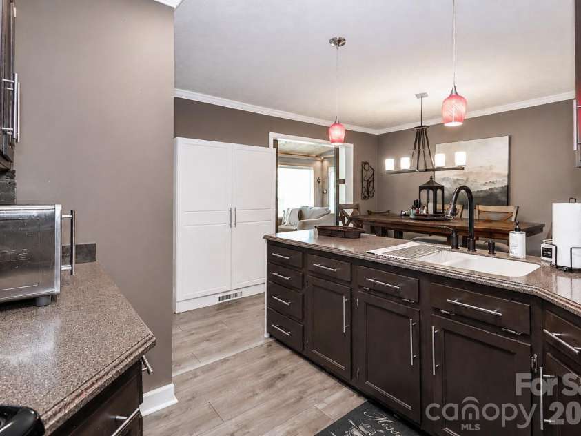 108 Garrison Drive, Statesville, NC 28677.  MLS# CAR4377910, YatesRealty ID 23983. 