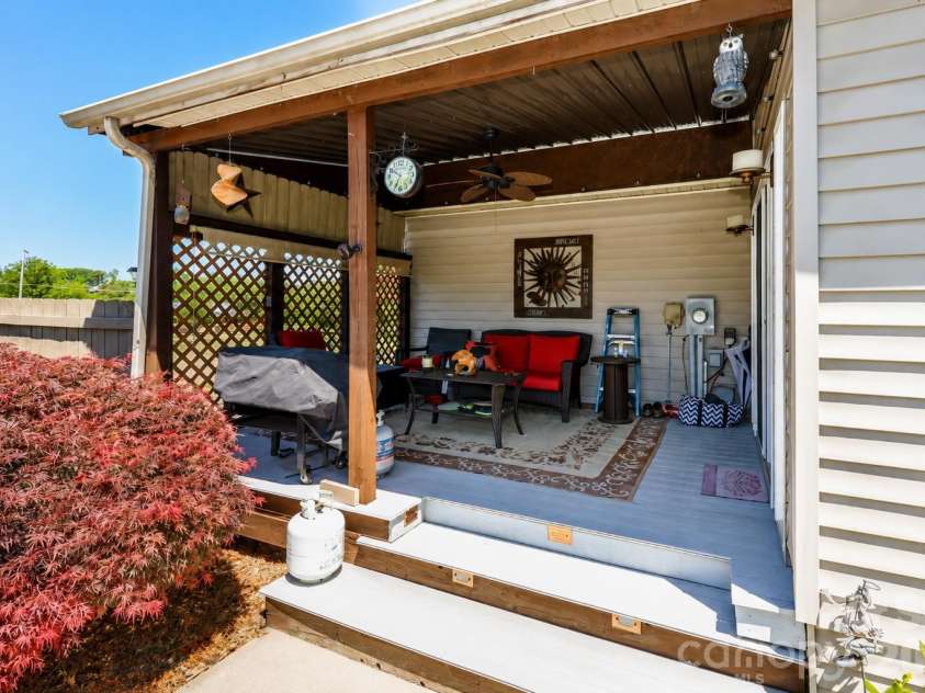 108 Garrison Drive, Statesville, NC 28677.  MLS# CAR4377910, YatesRealty ID 23983. 