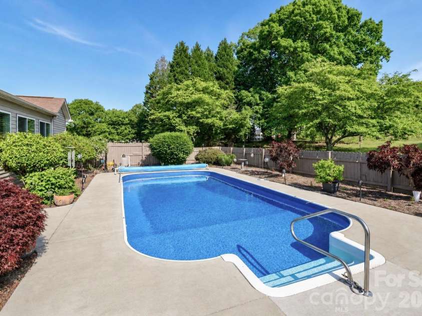 108 Garrison Drive, Statesville, NC 28677.  MLS# CAR4377910, YatesRealty ID 23983. 