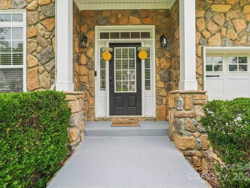 5021 Meadow Woods Drive, Lowell, NC 28098.  MLS# CAR4263183, YatesRealty ID 23983. 