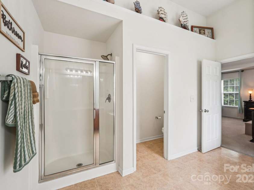5021 Meadow Woods Drive, Lowell, NC 28098.  MLS# CAR4263183, YatesRealty ID 23983. 