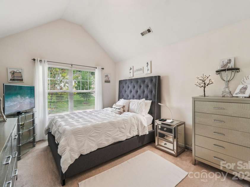 5021 Meadow Woods Drive, Lowell, NC 28098.  MLS# CAR4263183, YatesRealty ID 23983. 