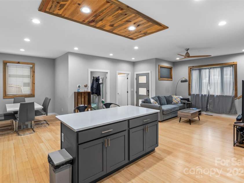 358 London Road, Asheville, NC 28803.  MLS# CAR4266236, YatesRealty ID 23984. 