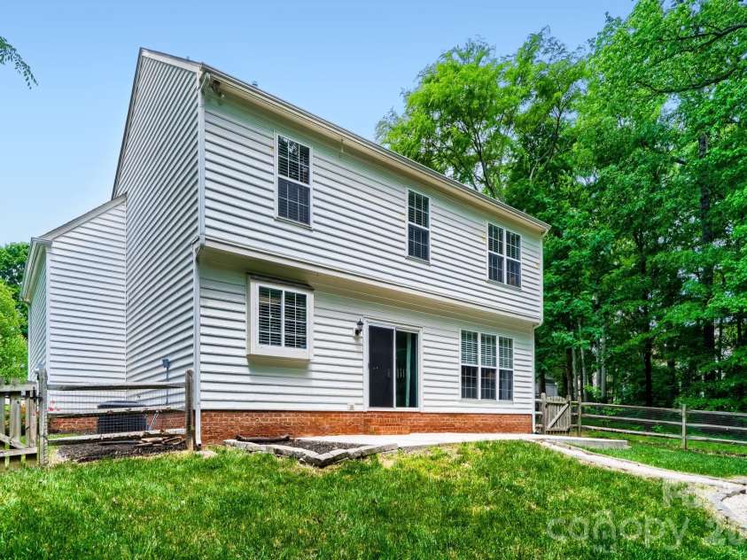 6408 Fillian Lane, Charlotte, NC 28269.  MLS# CAR4374628, YatesRealty ID 23984. Exterior View