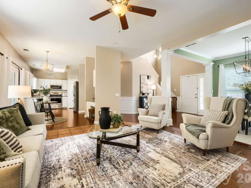6408 Fillian Lane, Charlotte, NC 28269.  MLS# CAR4374628, YatesRealty ID 23984. Open Floor Plan