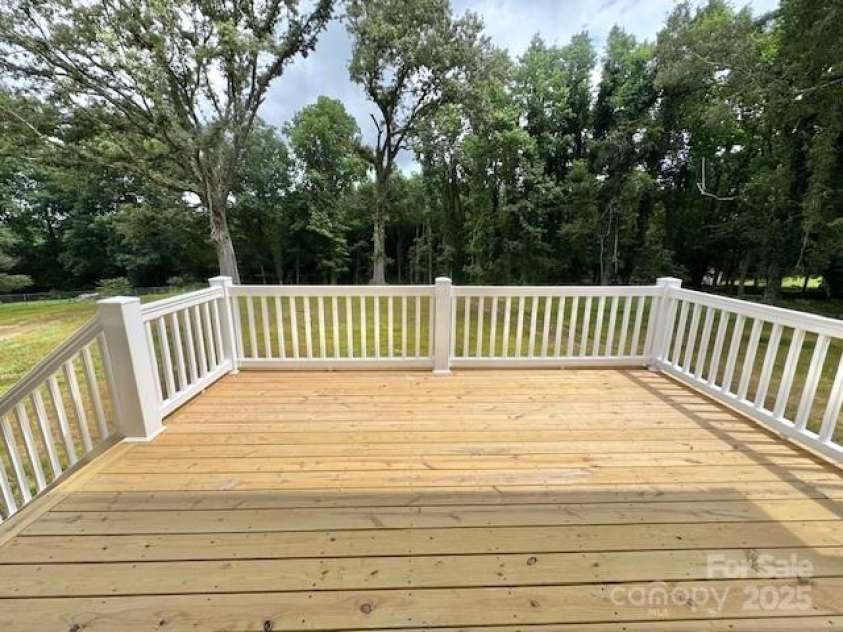 414 Westview Street, Gastonia, NC 28052.  MLS# CAR4276991, YatesRealty ID 23985. 12X15' Deck