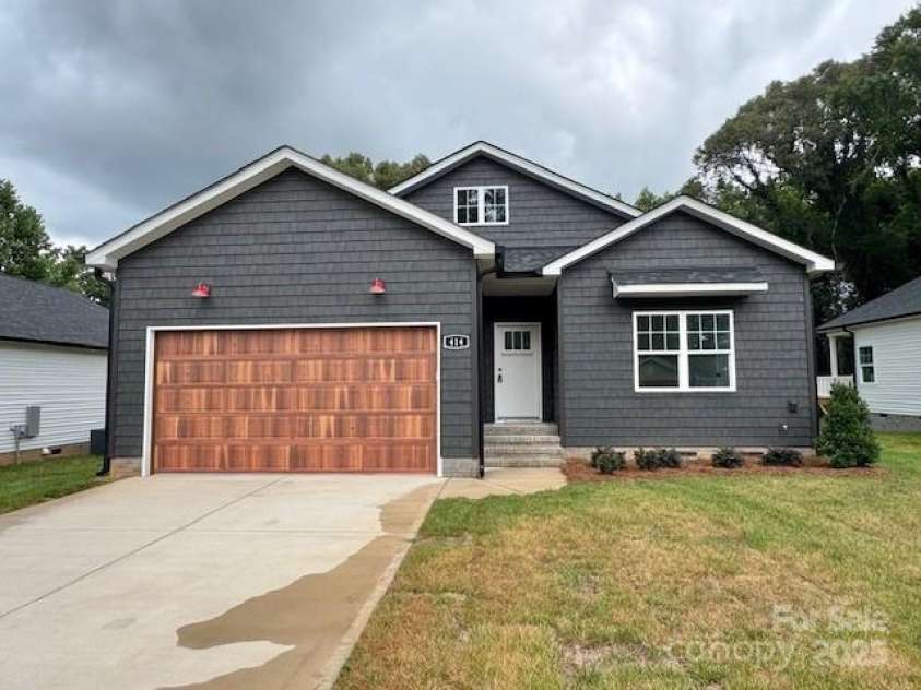 414 Westview Street, Gastonia, NC 28052.  MLS# CAR4276991, YatesRealty ID 23985. 