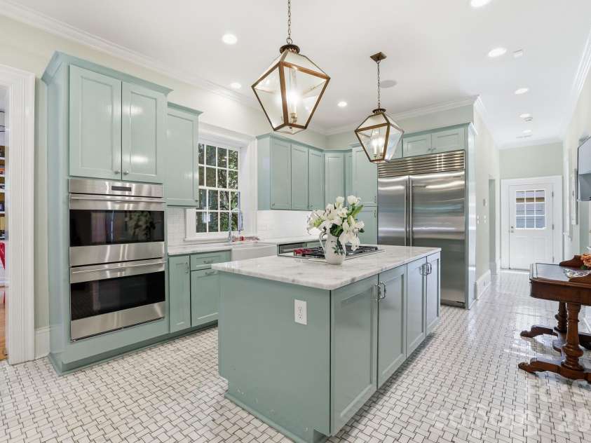 937 Granville Road, Charlotte, NC 28207.  MLS# CAR4380176, YatesRealty ID 23985. 