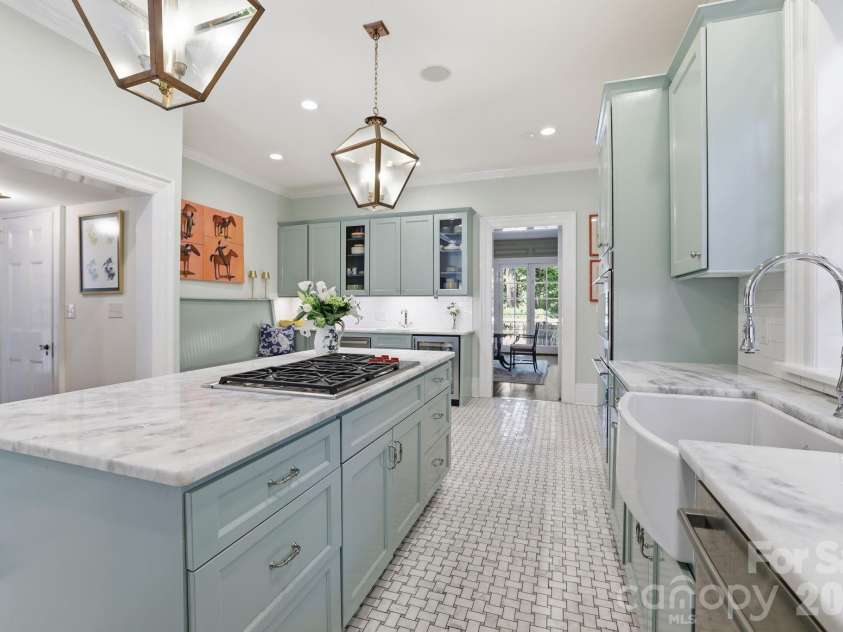 937 Granville Road, Charlotte, NC 28207.  MLS# CAR4380176, YatesRealty ID 23985. 