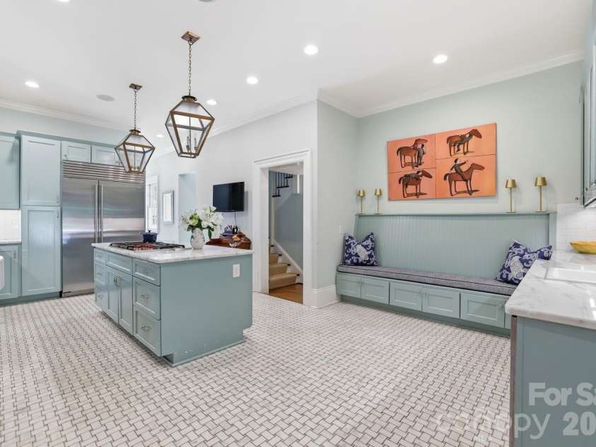 937 Granville Road, Charlotte, NC 28207.  MLS# CAR4380176, YatesRealty ID 23985. 