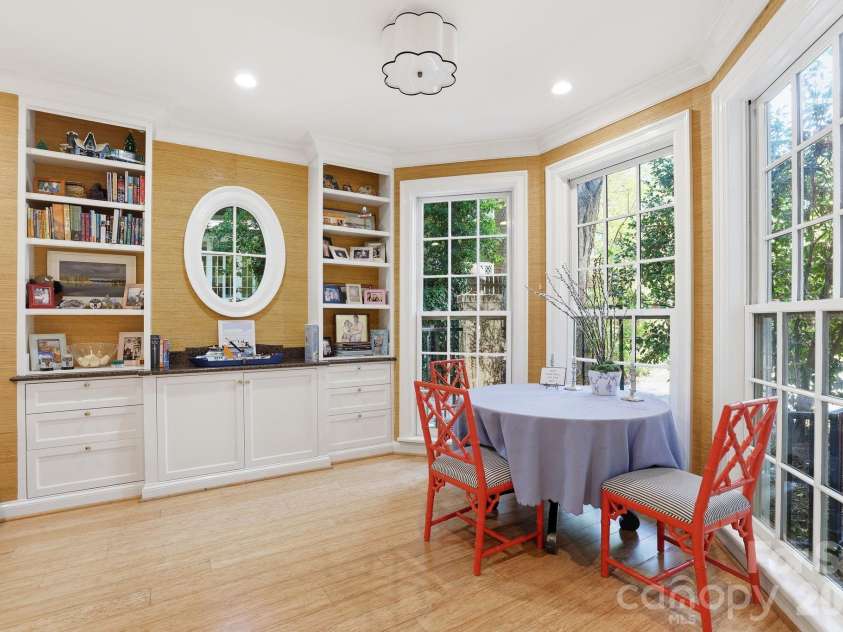 937 Granville Road, Charlotte, NC 28207.  MLS# CAR4380176, YatesRealty ID 23985. 