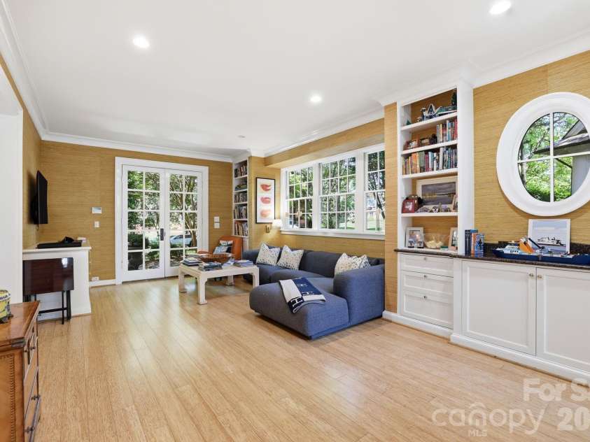 937 Granville Road, Charlotte, NC 28207.  MLS# CAR4380176, YatesRealty ID 23985. 