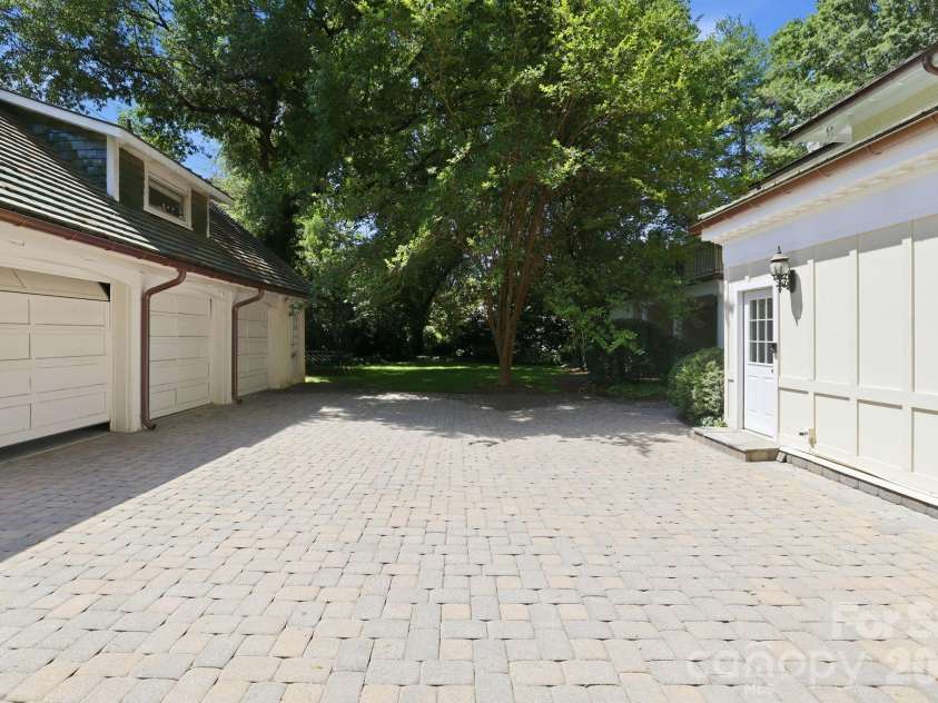 937 Granville Road, Charlotte, NC 28207.  MLS# CAR4380176, YatesRealty ID 23985. 