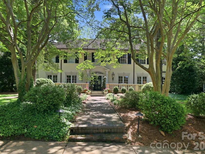 937 Granville Road, Charlotte, NC 28207.  MLS# CAR4380176, YatesRealty ID 23985. 