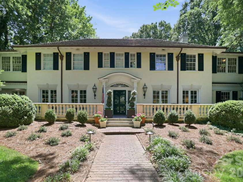 937 Granville Road, Charlotte, NC 28207.  MLS# CAR4380176, YatesRealty ID 23985. 