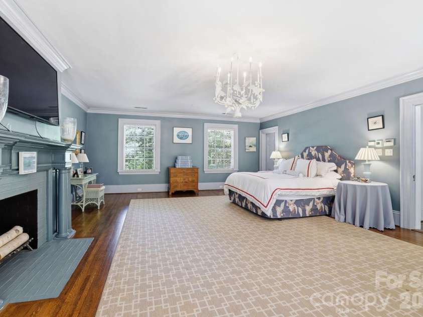 937 Granville Road, Charlotte, NC 28207.  MLS# CAR4380176, YatesRealty ID 23985. 