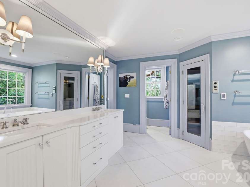 937 Granville Road, Charlotte, NC 28207.  MLS# CAR4380176, YatesRealty ID 23985. 